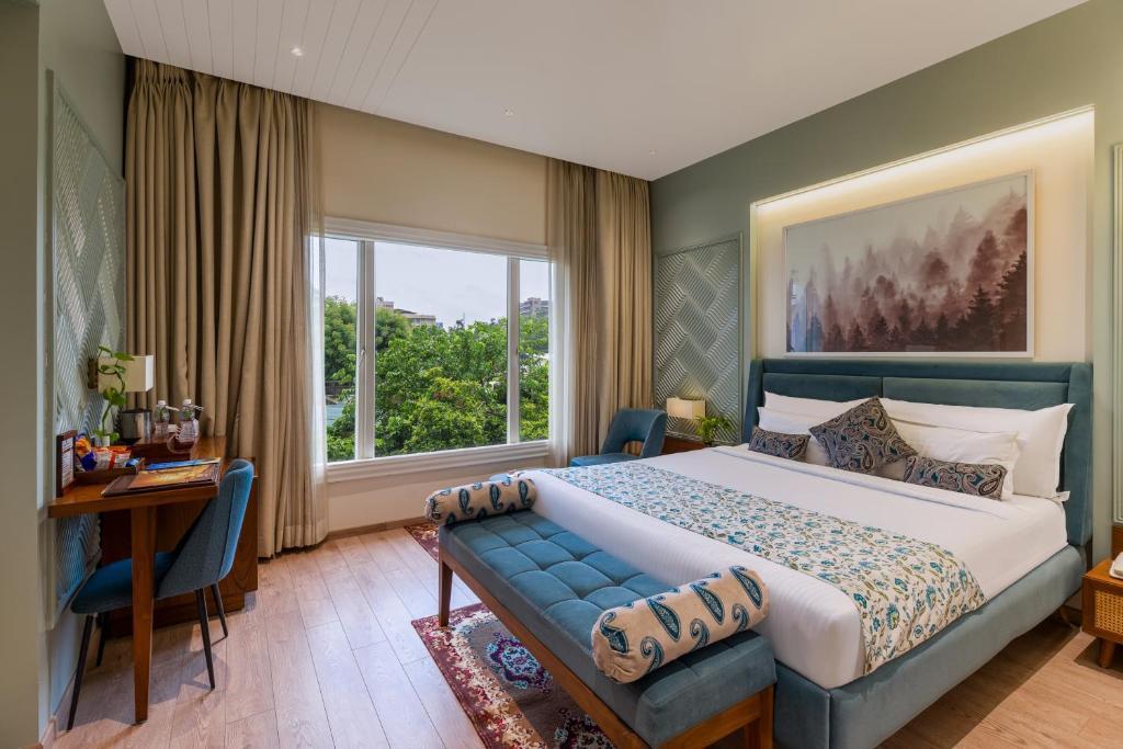 Hotels Near Udaipole Udaipur