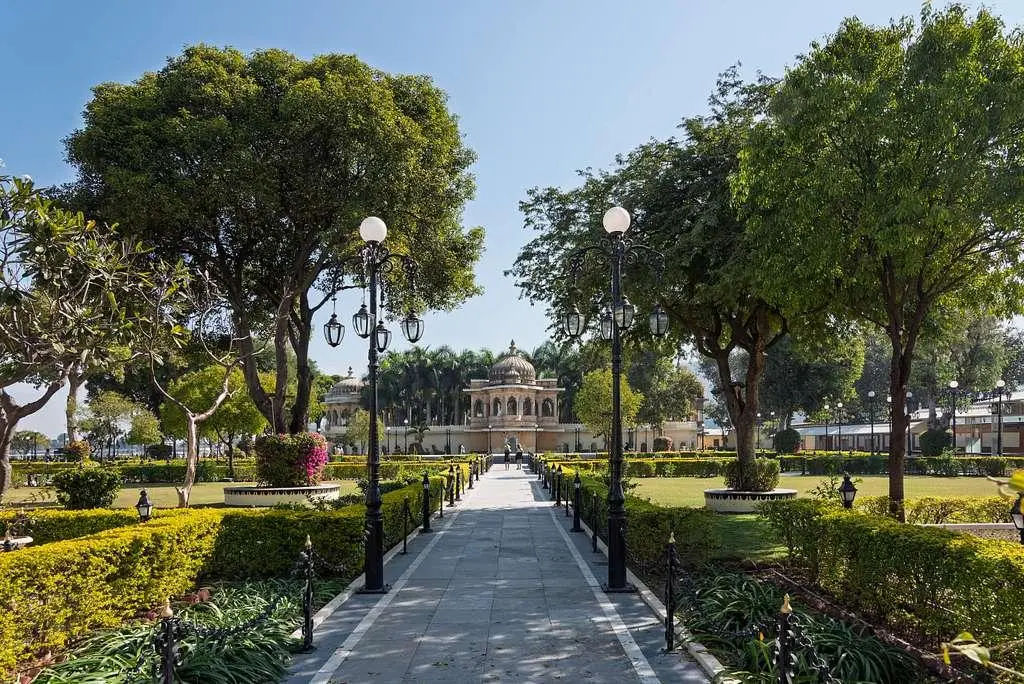Gardens and courtyard at Jag Mandir Udaipur